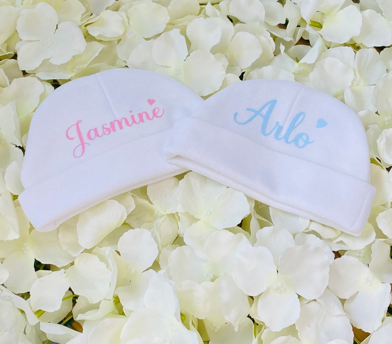 Personalised Baby hat in white with name on