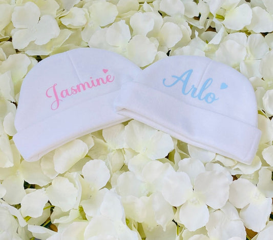Personalised Baby hat in white with name on